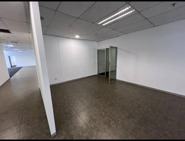 231M² OFFICE TO LET IN FORESHORE